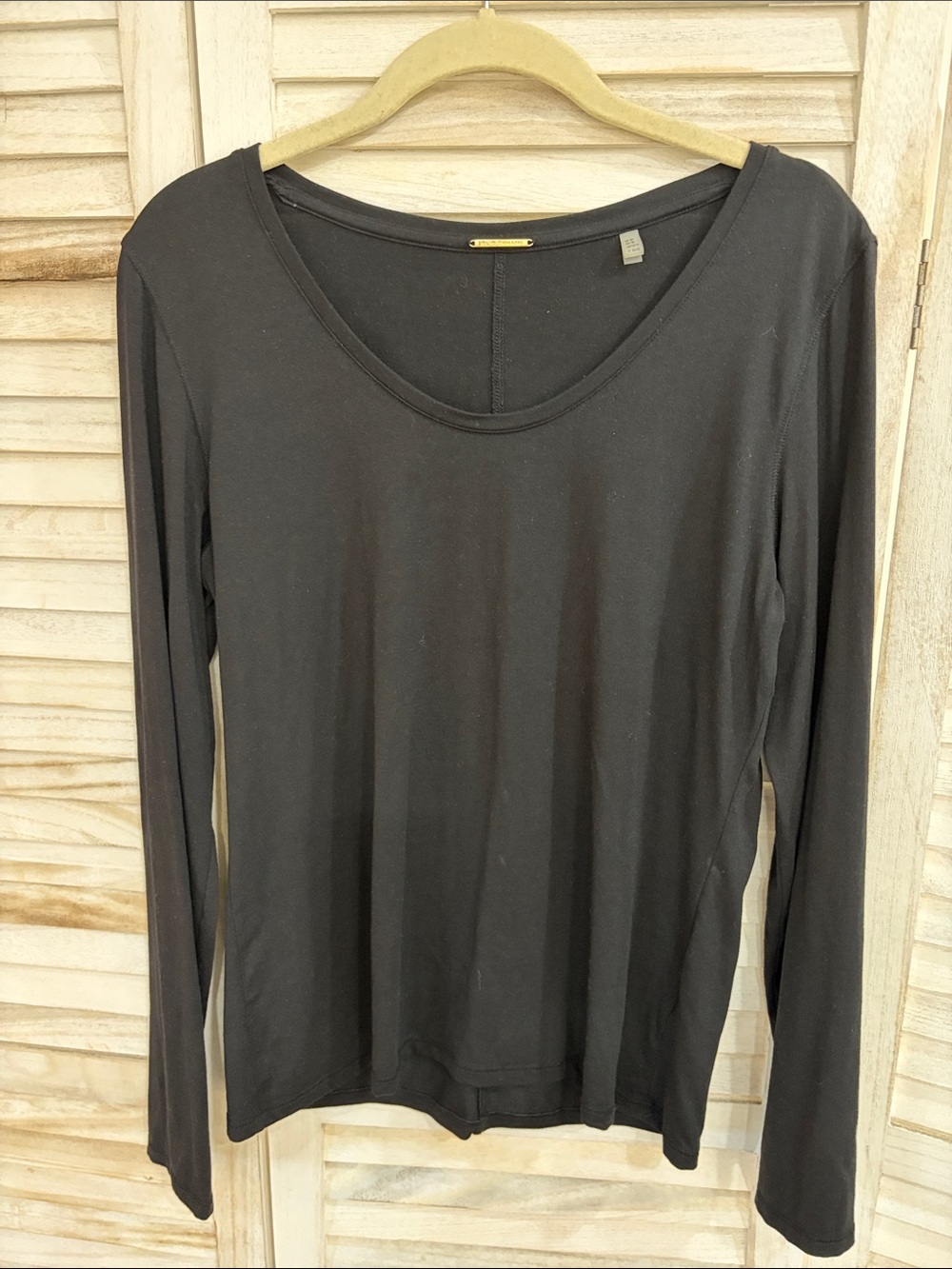 Eli Tahari Black Long Sleeve Scoop Neck Women's Top